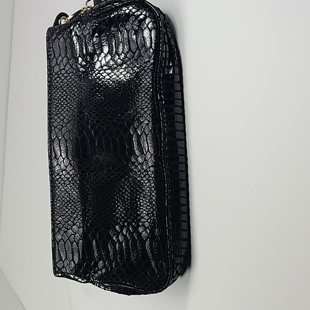 Jimmy Choo clutch in black printed leather and gold hardware and accents - Picture 5 of 8